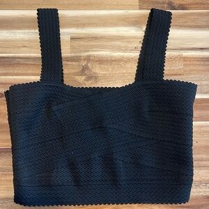 Stretchy black pattern crop